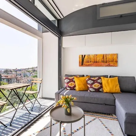 Airy W Stunning Views Private Patio #362 *