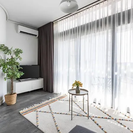 Airy W Stunning Views Private Patio #362 Istanbul
