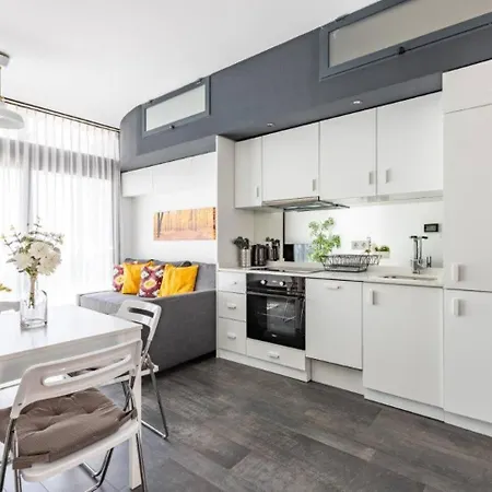 Airy W Stunning Views Private Patio #362 Istanbul