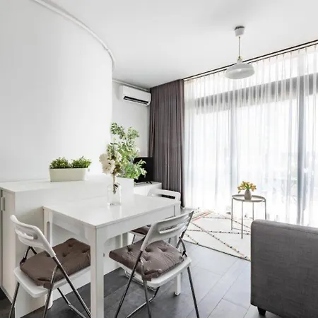 Apartment Airy W Stunning Views Private Patio #362